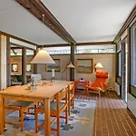 2 Bedroom Awesome In