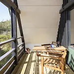2 Bedroom Awesome In Hébergement de vacances