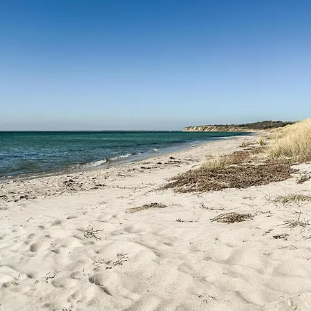 2 Bedroom Awesome In Holiday home