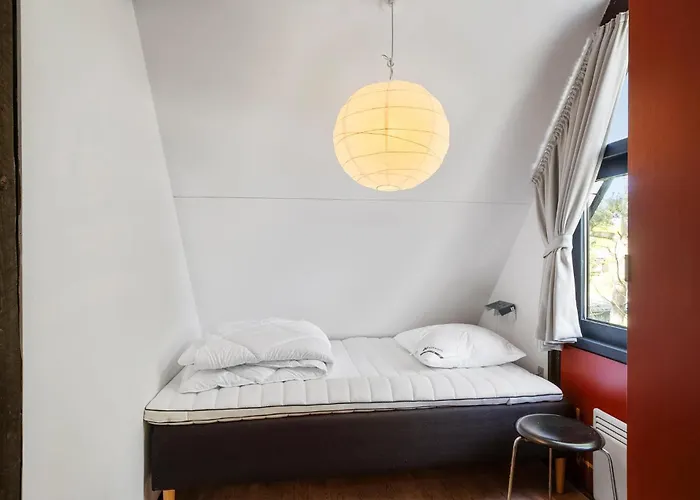 2 Bedroom Awesome In Semesterbostad